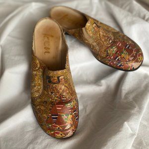 ICON Artesian size 8 Wearable Ar Gustav Klimt Cleopatra Graphic Slides Mule Shoe